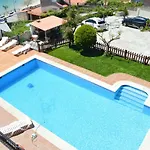 Sinas Playa アパート ラショ